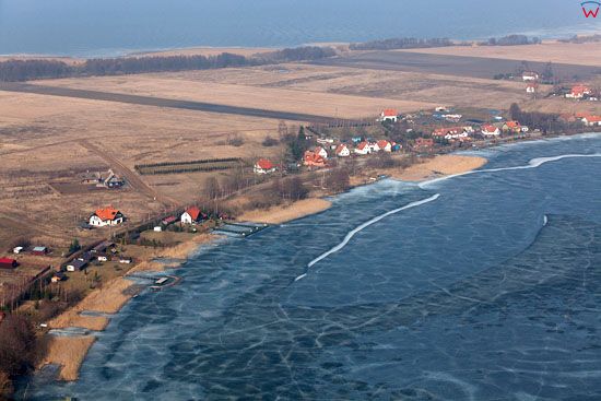 Polwysep Kal polozony miedzy jeziorem Mamry i Swiecajty.